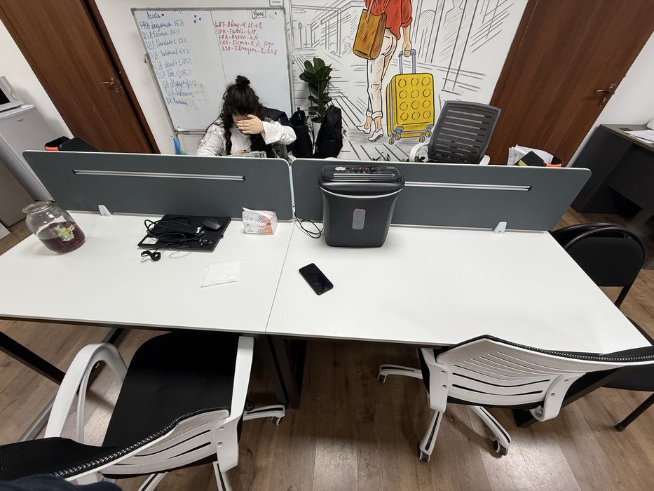 Диван, столы, стулья