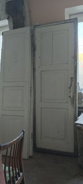 Продам двери деревянные