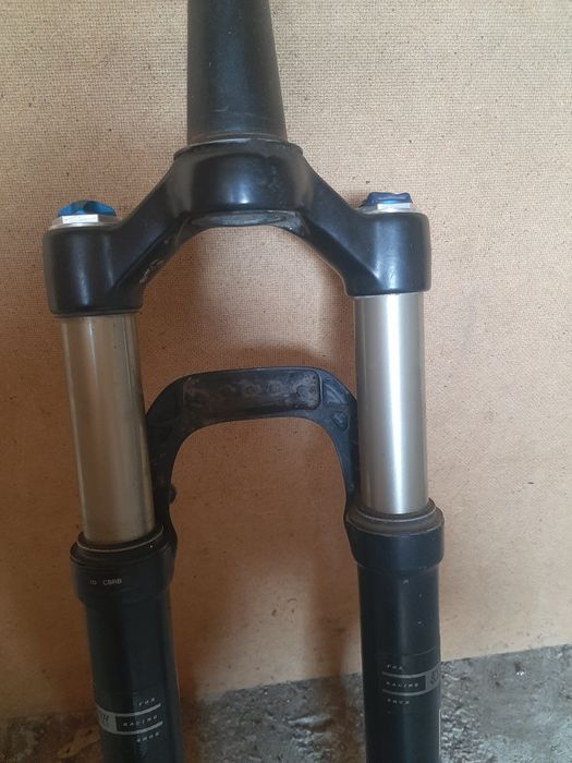 Furca Fox pe aer 27,5-29