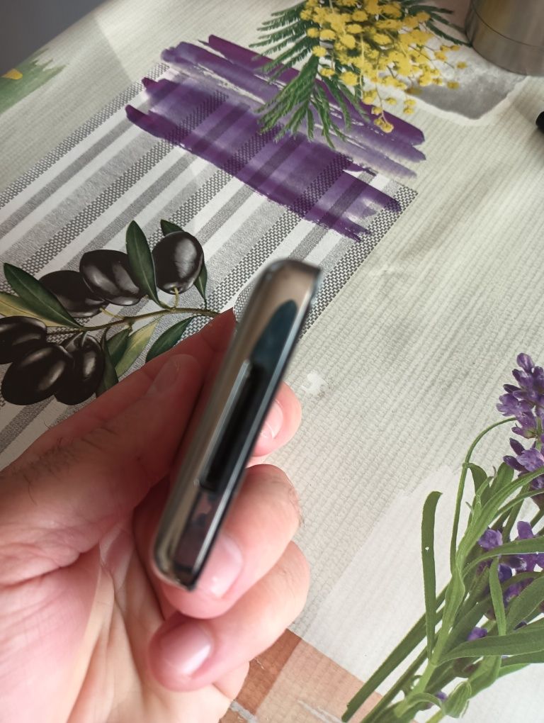 Vând iPod de 80 GB