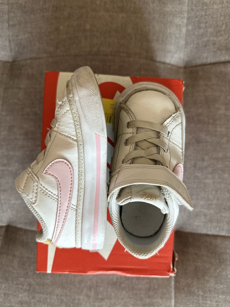 Маратонки Nike 22