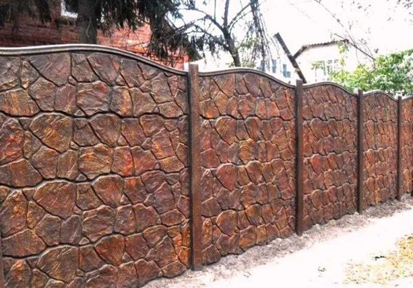 Gard si stalpi ornamental din beton