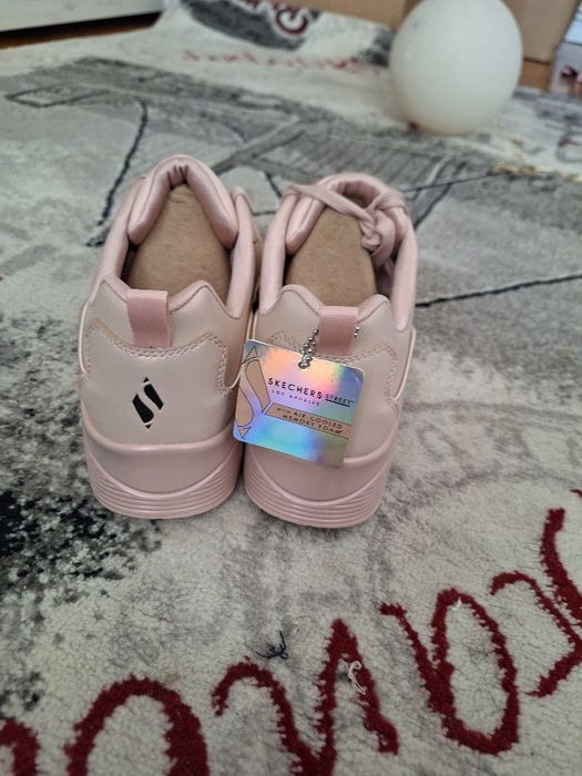 Skechers nou 40. .