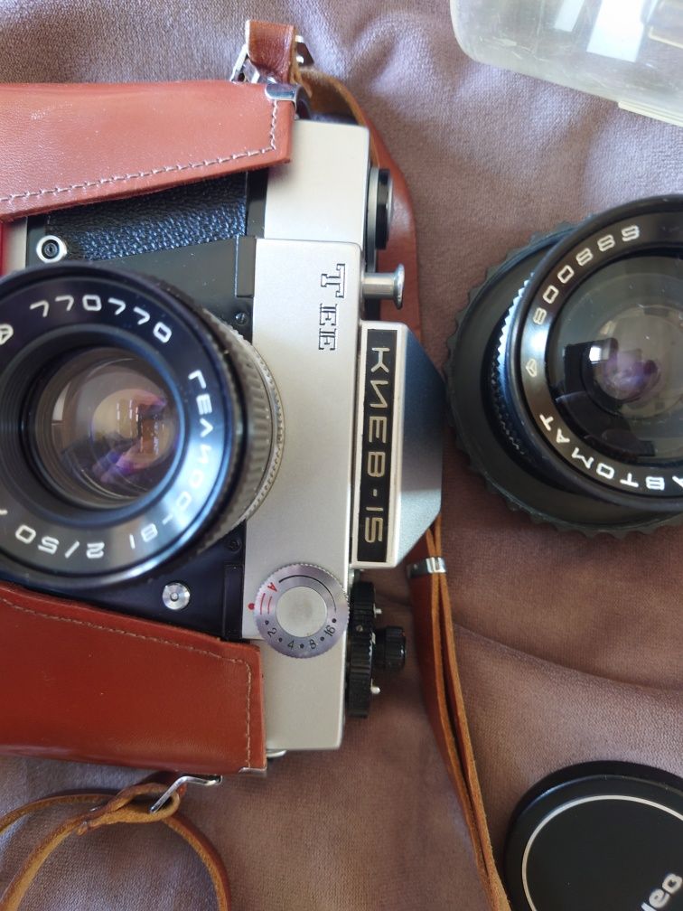 SLR Kiev 15 Tee cu Helios 81 50/2 si Mir 37/2,8