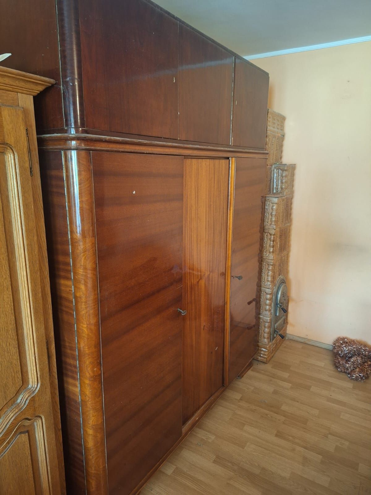 Șifonier Nuc 200 200, 600Lei