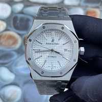 Часовник Audemars Piguet Royal Oak White Dial с автоматичен механизъм