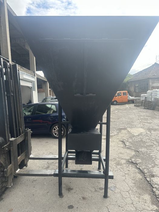 Машина за пакетаж на насипни стоки