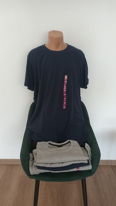 Vând set de 5 tricouri mărime mare