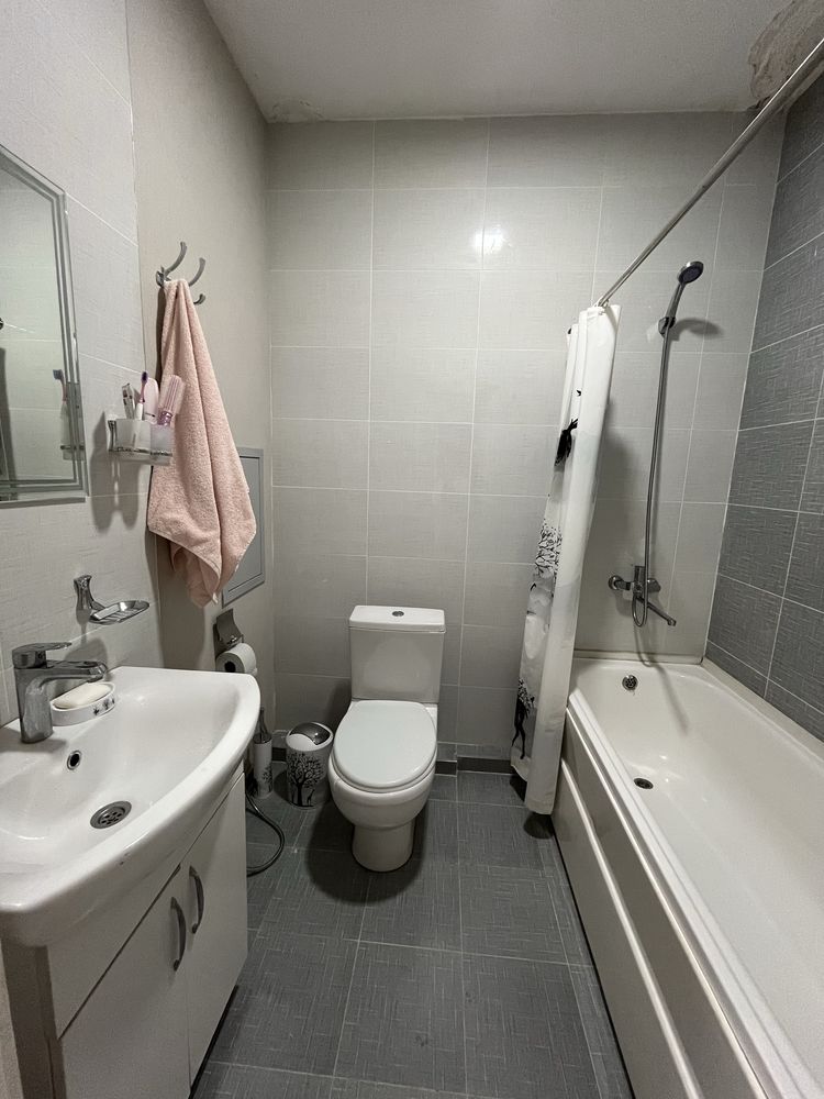 Qizlarga sheriklikka kvartira
