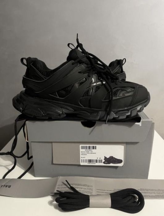 Balenciaga track