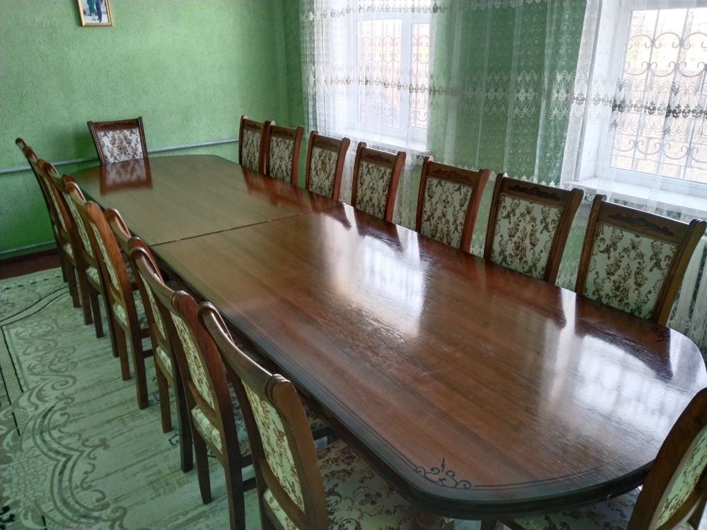 Стол  стулиямй почти новый