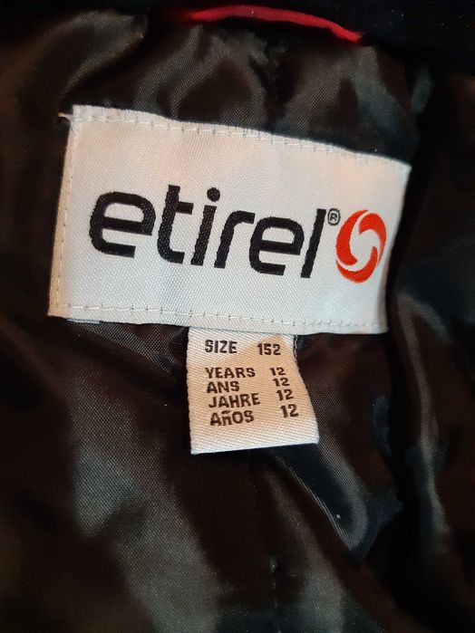Vand costum schi culoare rosu-grena sidefat, cu gluga
