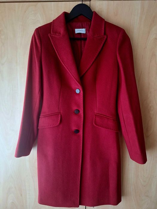 Palton rosu cu lana 69% in compozitie