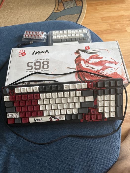 Комлект мышь плюс клавиатура!!!