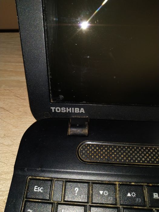 Лаптоп Тошиба за части
