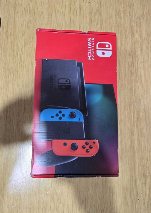 Nintendo Switch + card SD