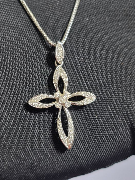 Подвеска с бриллиантами