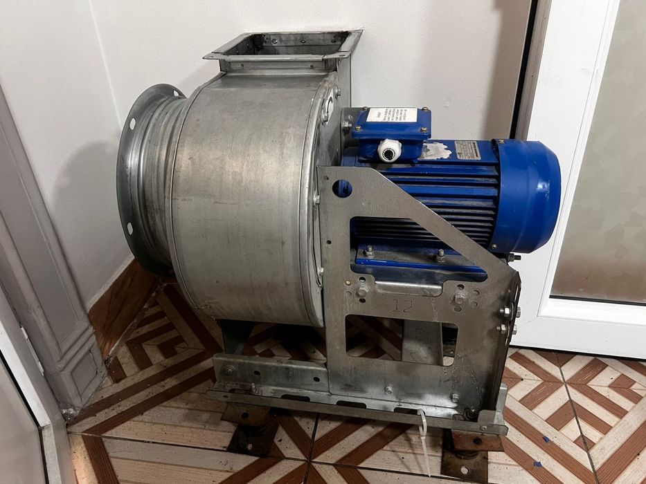 Продам радиальный вентилятор 2.5-1,5-1500 оборотов в минуту.