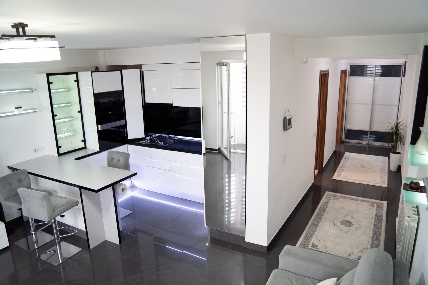 Închiriez apartament 2 camere , cartier Obcini, Suceava