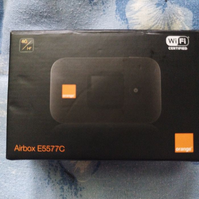 Router wireless 4G cu sim decodat de orice retea care se poate conecta