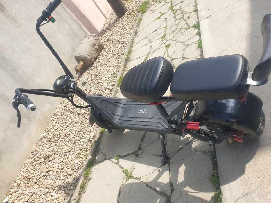 Vând sa schimb scuter mini