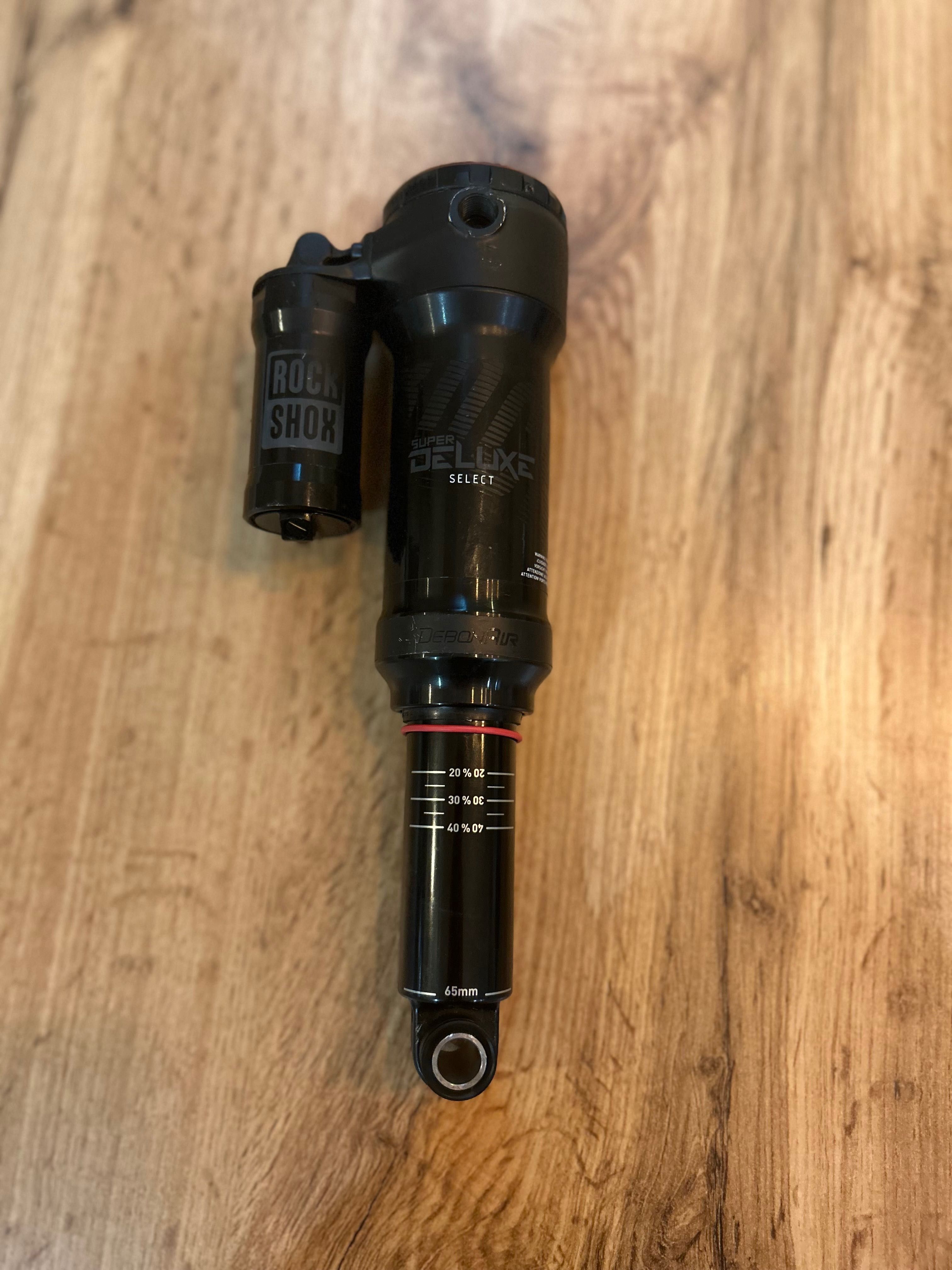 Продавам  амортисьор rockshox super deluxe select r със размери 205-65