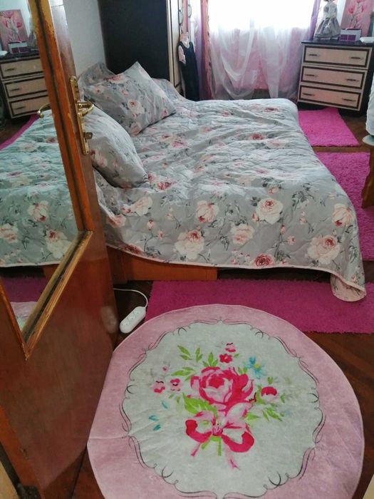 Vând apartament 3 camere in Cugir