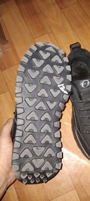 Кроссовки  зимние новые