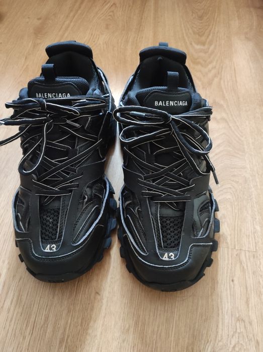 Balenciaga track