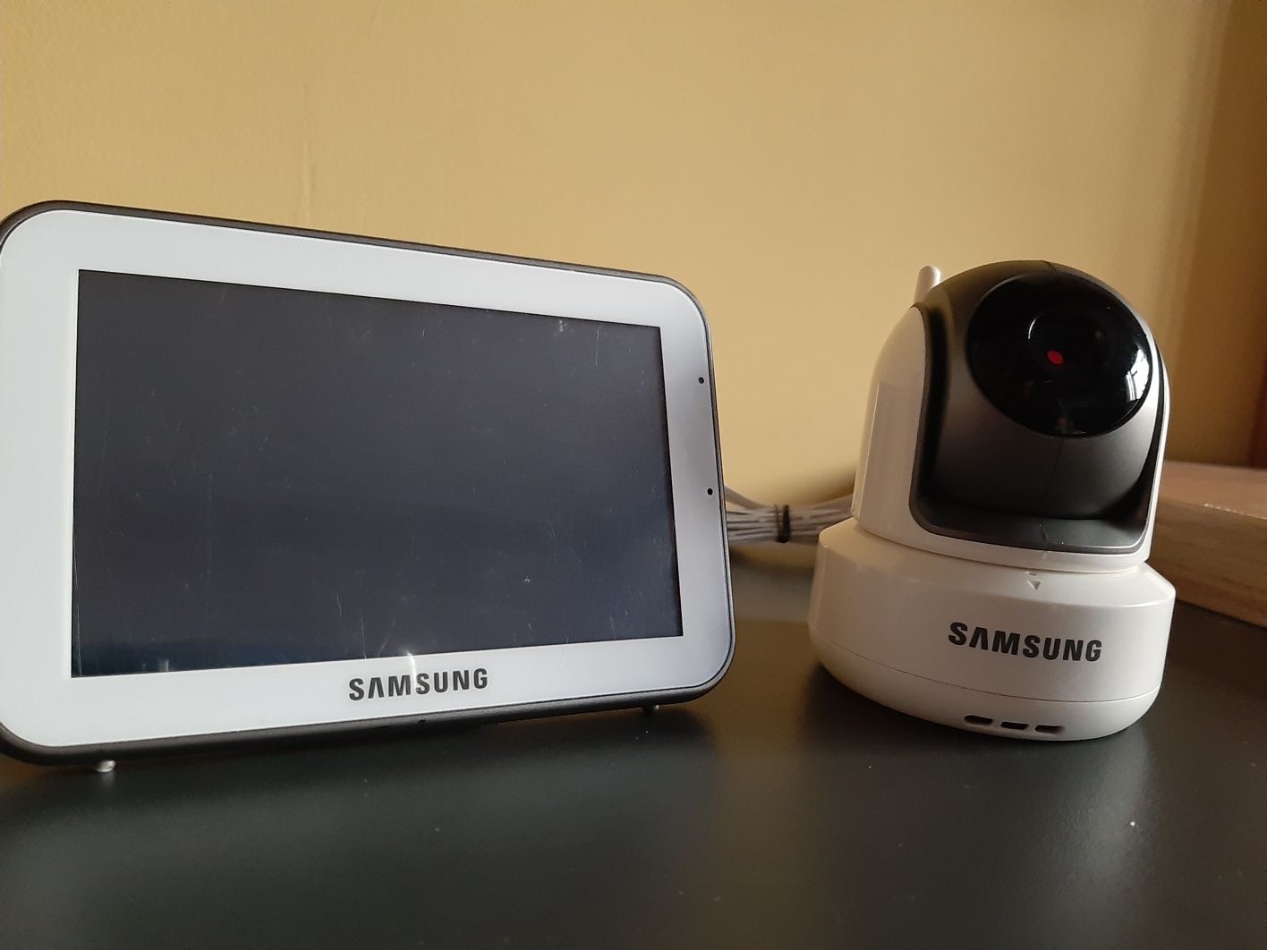 Видео Бебефон Samsung Wisenet BrightVIEW SEW-3043W - 5 инча