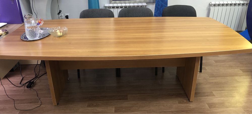 Стол для Конференций