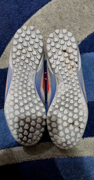 Adidasi de fotbal Adidas F50