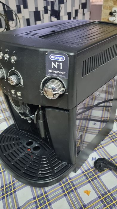 Espressor cafea DeLonghi Magnifica