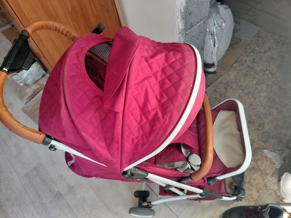 Детская прогулочная коляска