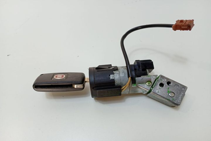 Contact  cu cheie 36353100 Peugeot Boxer a 2-a generatie Typ250 seria