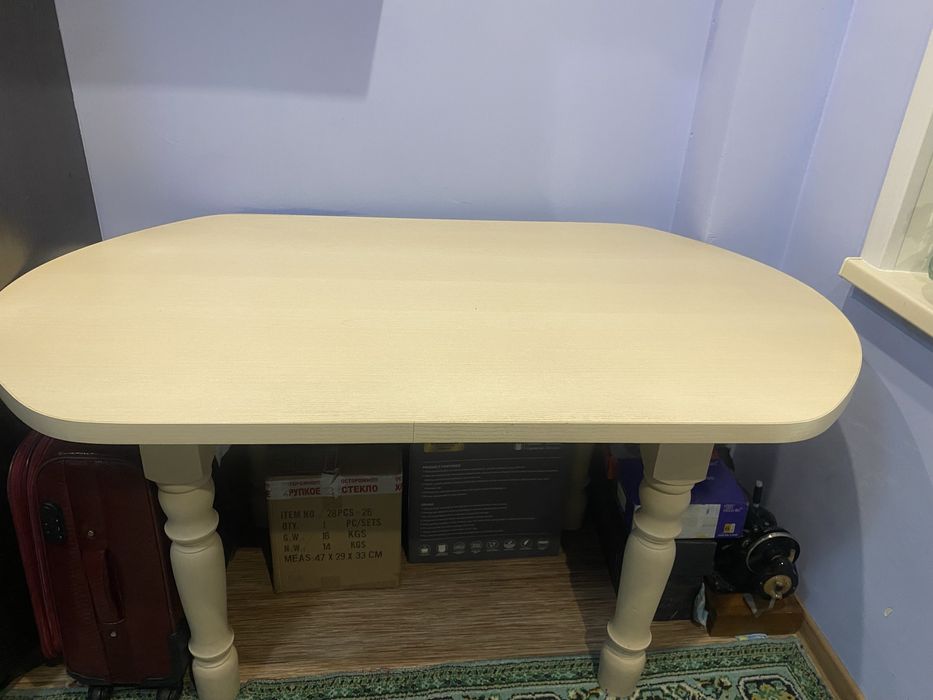 Продается стол из чистого дерева