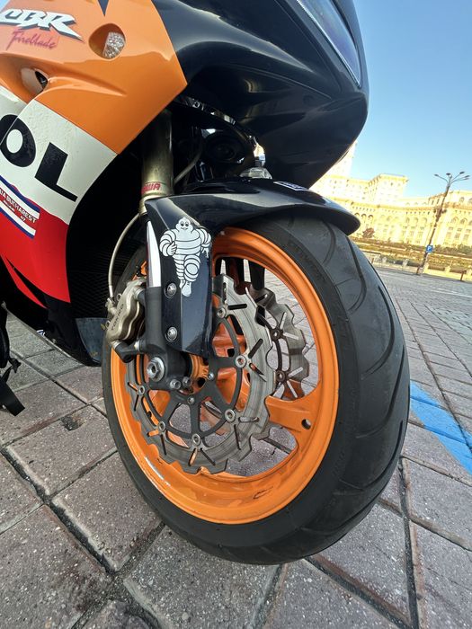 Honda RR 1000 - SC 57