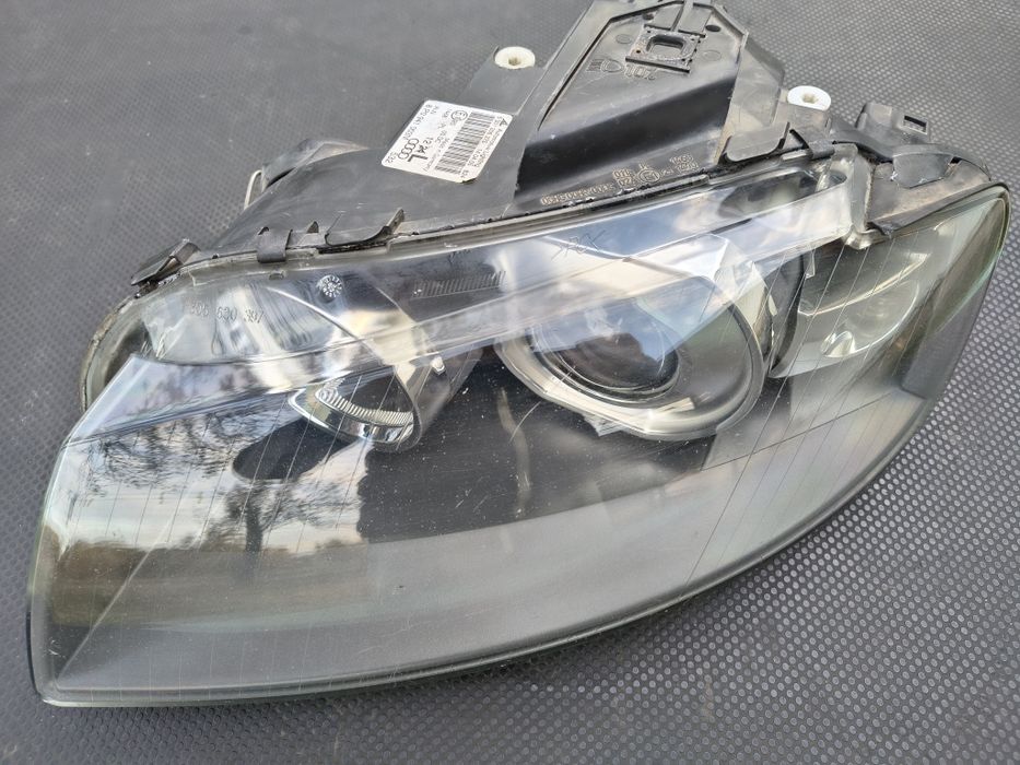 Far Stanga Audi A3 8P Xenon