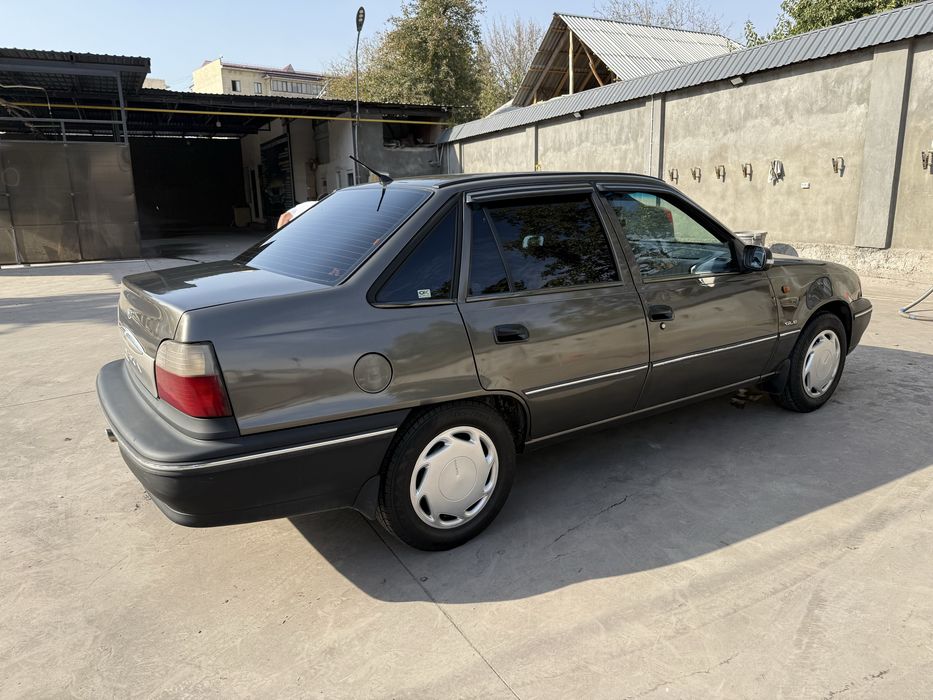 Nexia 1 Daewoo 2000-yil holati ideal sotiladi !!!