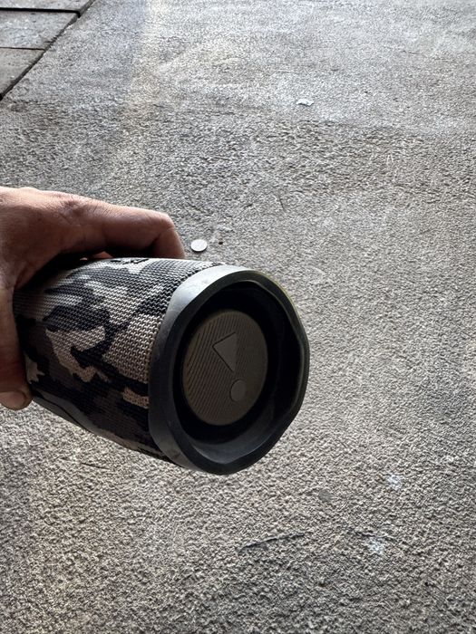 Vand boxa charge 4 jbl