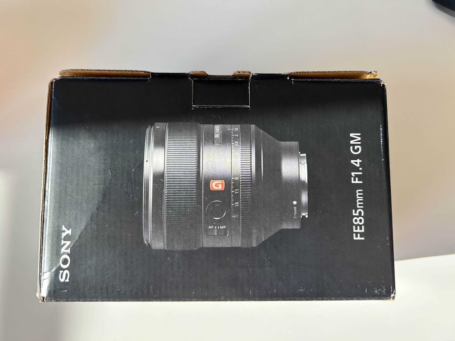Sony 85mm F1.4 cu toate accesoriile