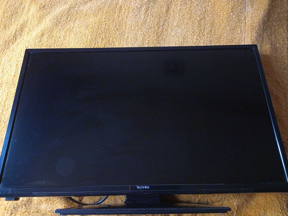 Телевизор Technika 32' Smart TV - за части