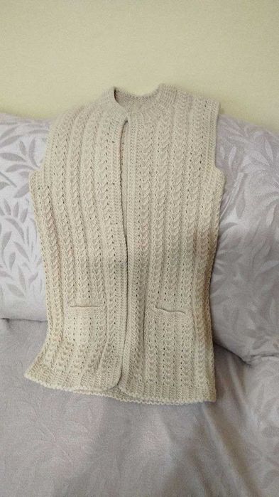 Продавам плетени дрехи - блузи, елеци, терлици