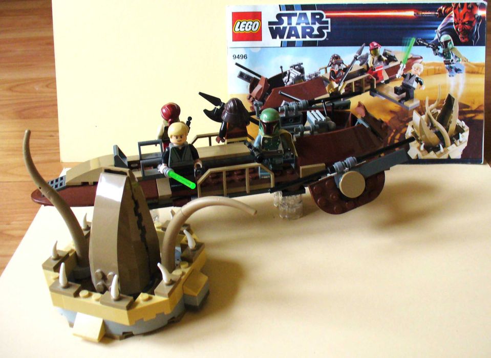 LEGO® Star WarsTM 7929-Битката за Набу  и 9496-Пустинен скиф