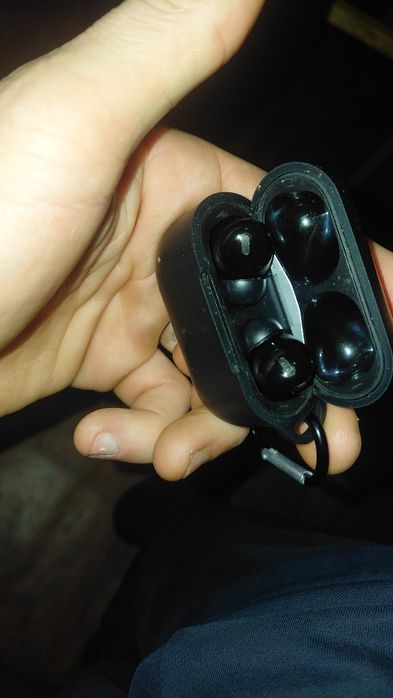 Продам наушники новые