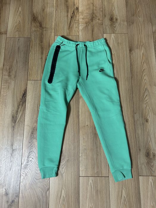 Trening nike tech verde