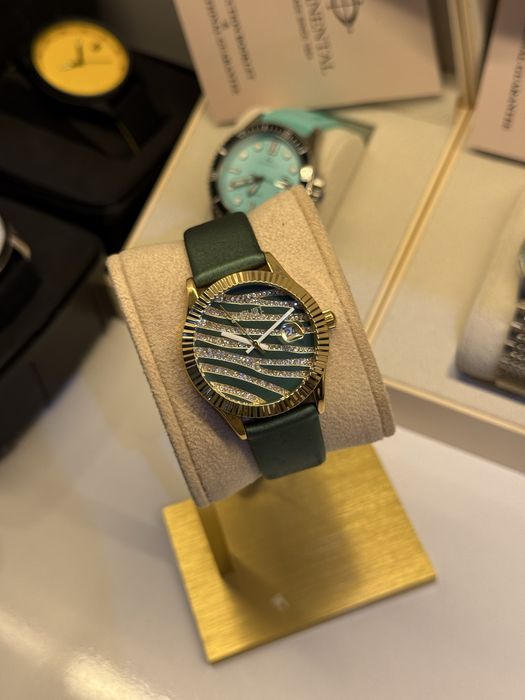 Бриллиантовые часы сваровски