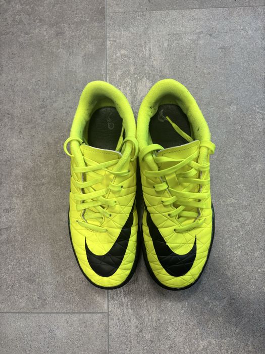 Зелени стоножки - Nike