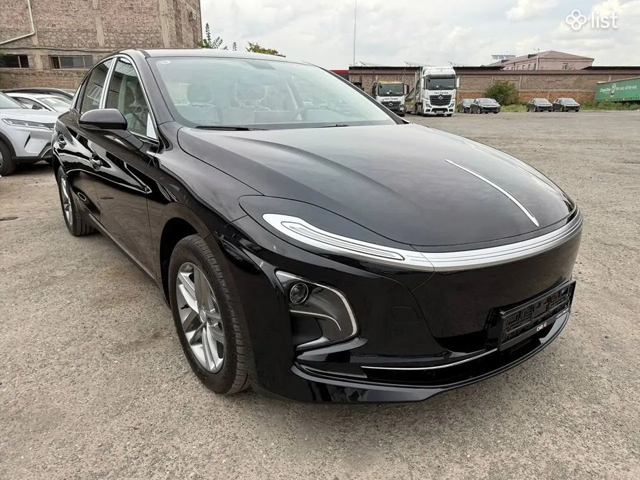 Hongqi E-qm5 Full Restayling 500