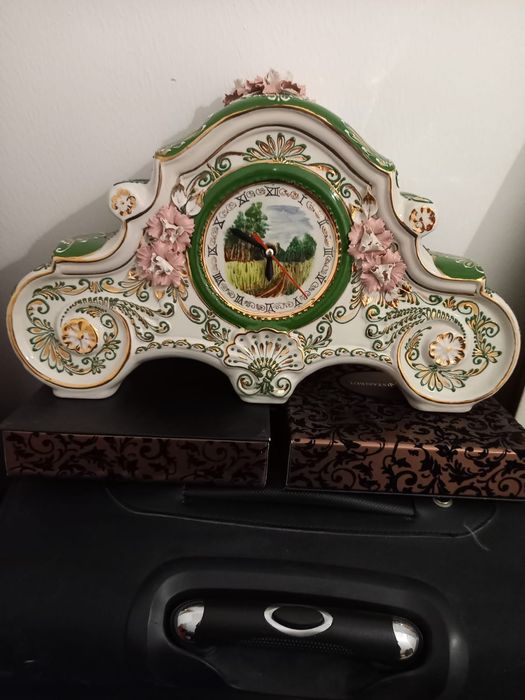 Часы сувенир фарфоровый